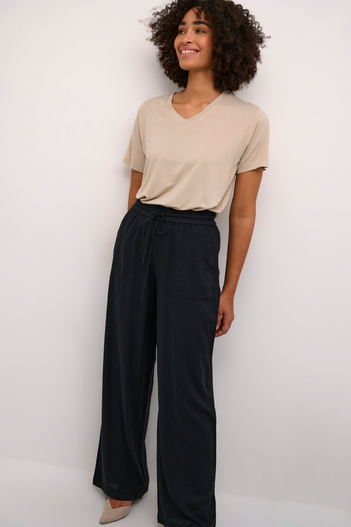 Milia Pant - Black