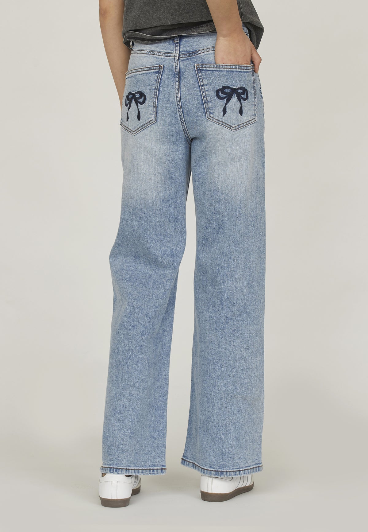 Owi-W Jeans Bow